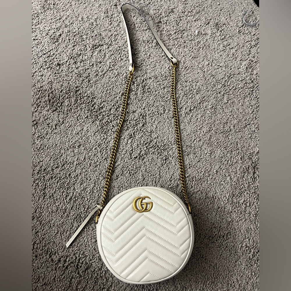 Gucci White Chevron Crossbody Bag with Gold Chain